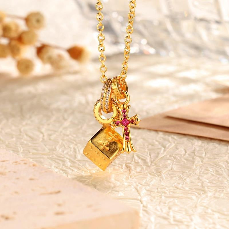 Collier 14k avec croix et breloque dé