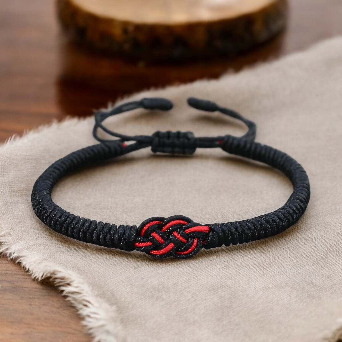 Bracelet minimaliste pour couple en fil rouge du destin