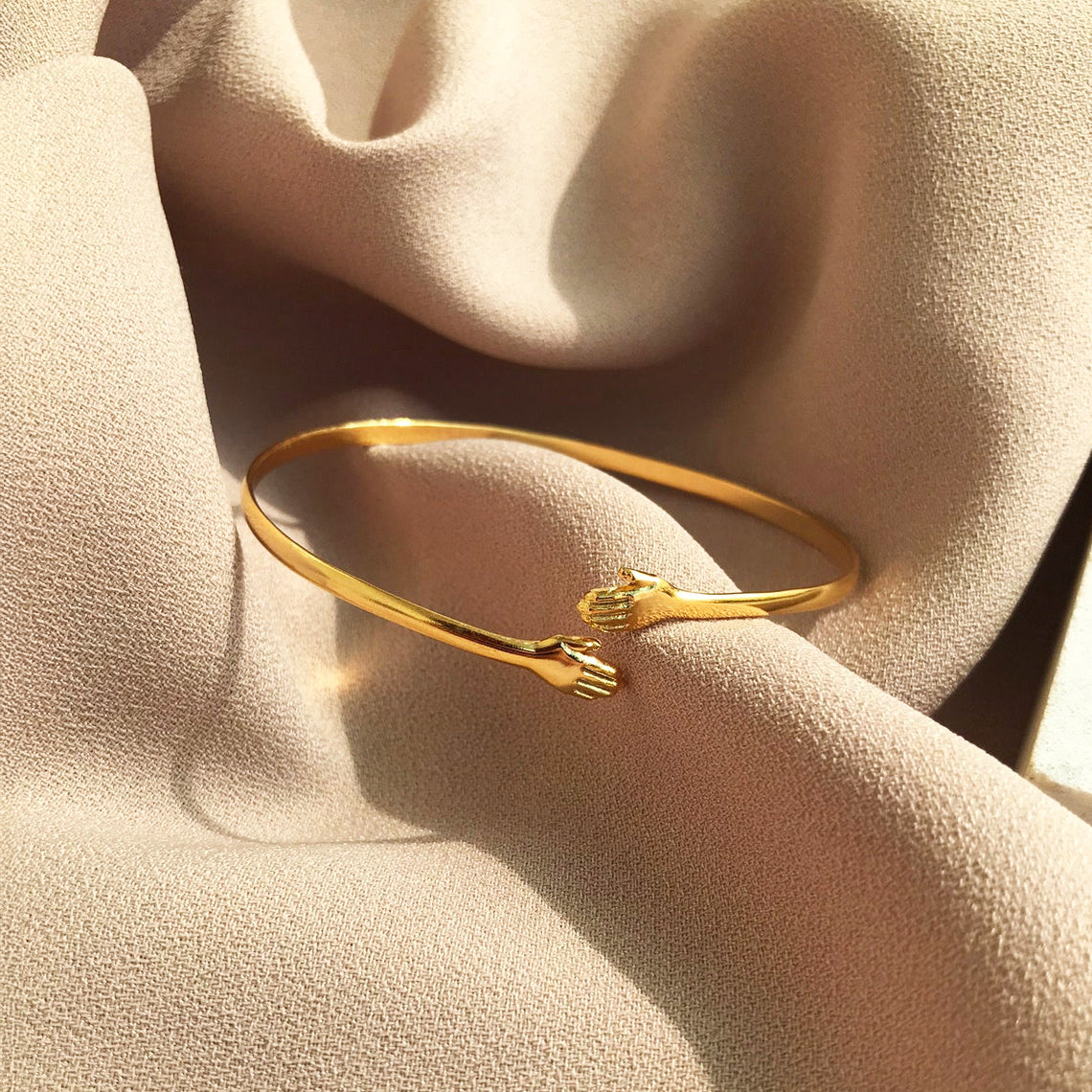 Romantyczna bransoletka bangle „Ciepły uścisk”