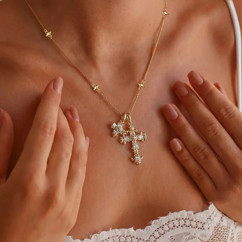 Collier croix floral 18k rehaussé de diamants