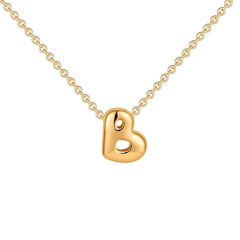 Collana delicata con iniziale a caratteri bombati