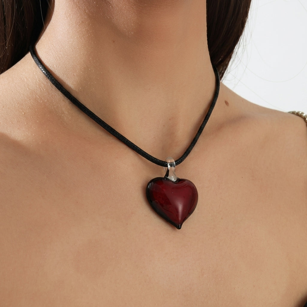 Collier à corde avec cœur de l’amour