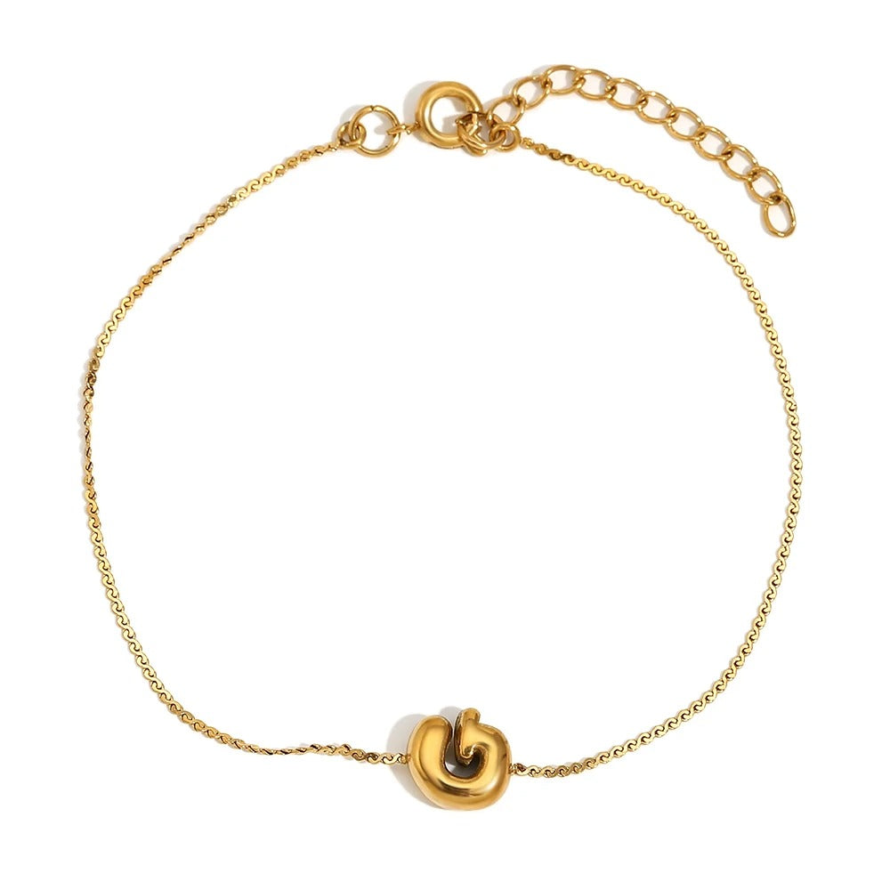 Bracelet délicat à initiale en lettres bulles