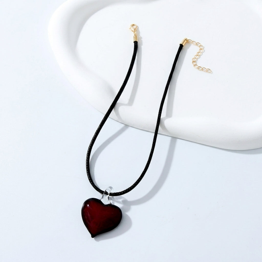 Collier à corde avec cœur de l’amour