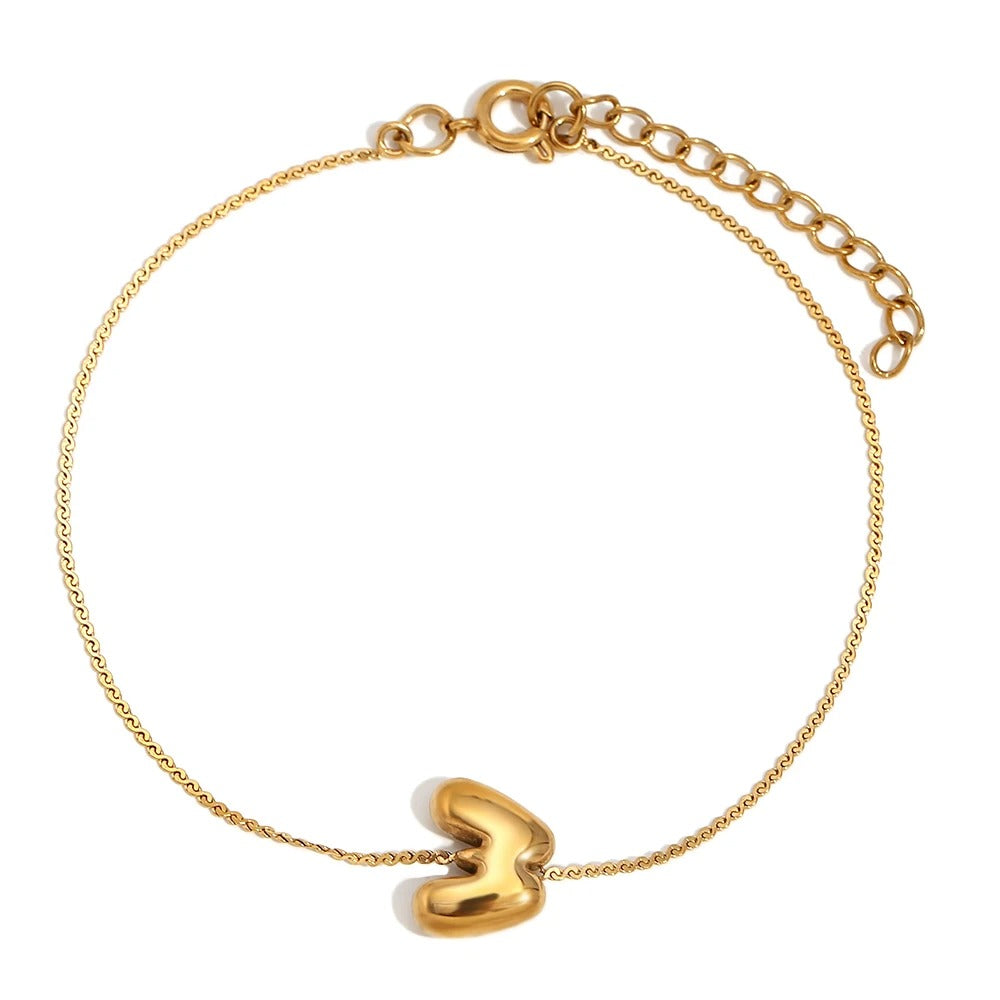 Bracelet délicat à initiale en lettres bulles