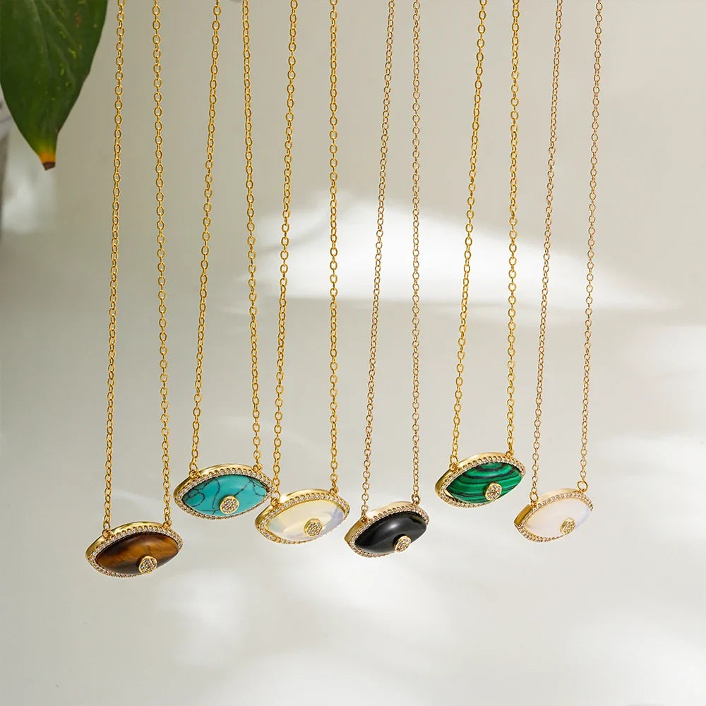 Delikatny naszyjnik z motywem złego oka i diamentowymi akcentami