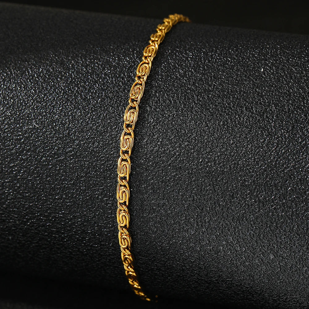 Bracelet minimaliste à maillons en spirale