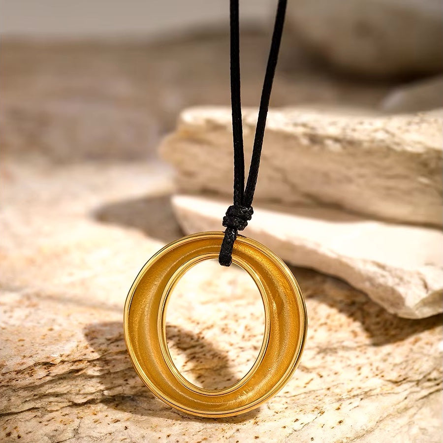 Collana vintage in pelle con cerchio aperto
