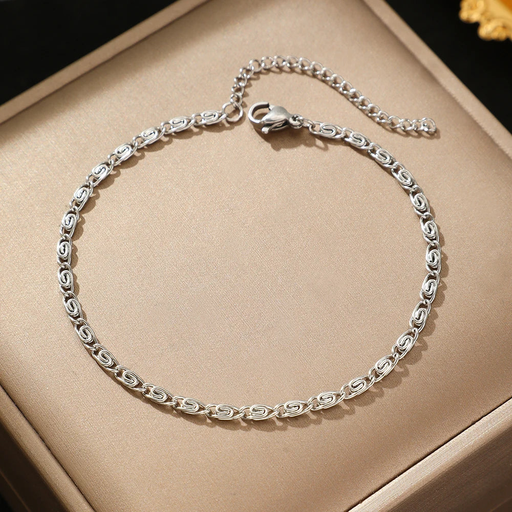 Bracelet minimaliste à maillons en spirale
