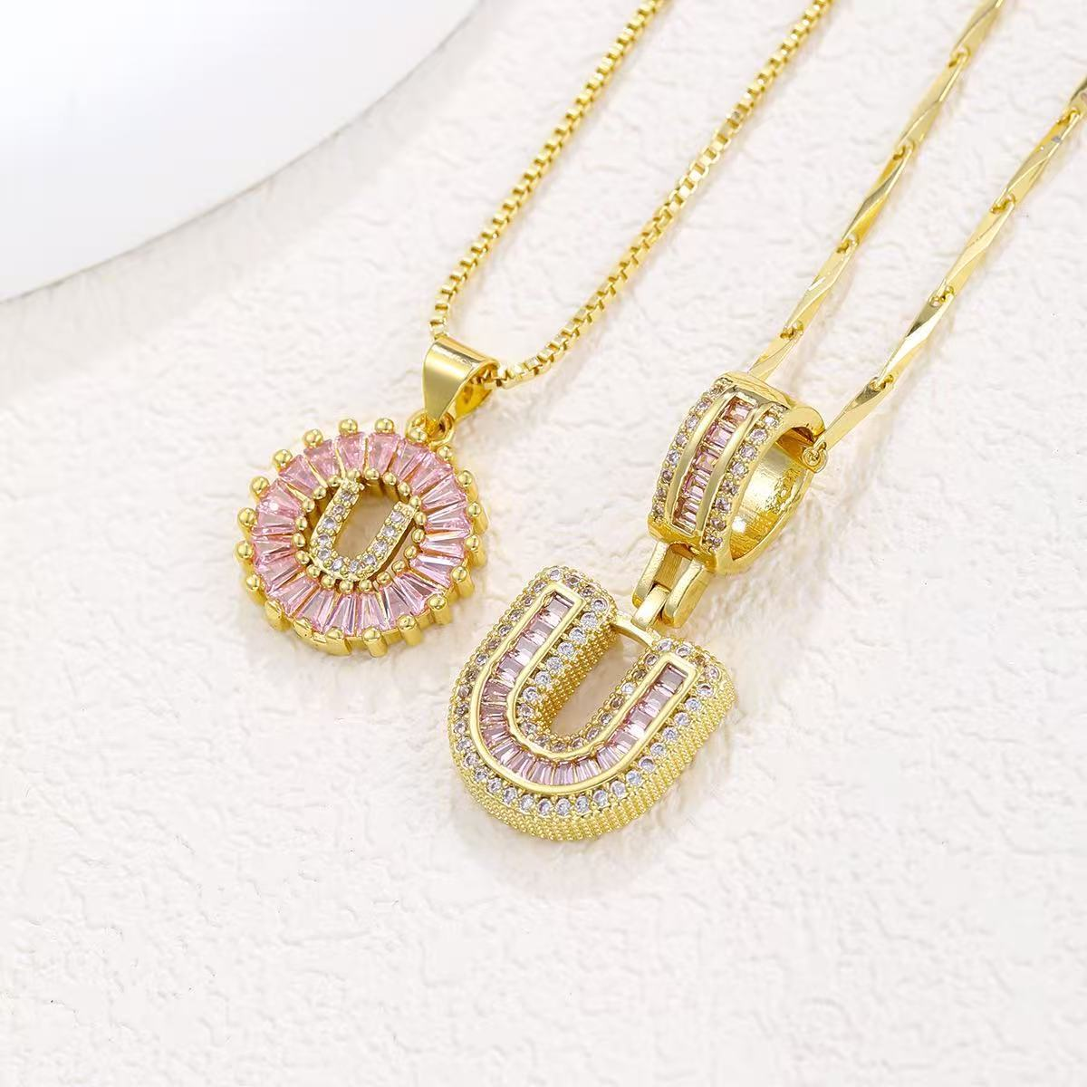 Zestaw 2 naszyjników 14k z diamentowym inicjałem litery (edycja limitowana Pink)