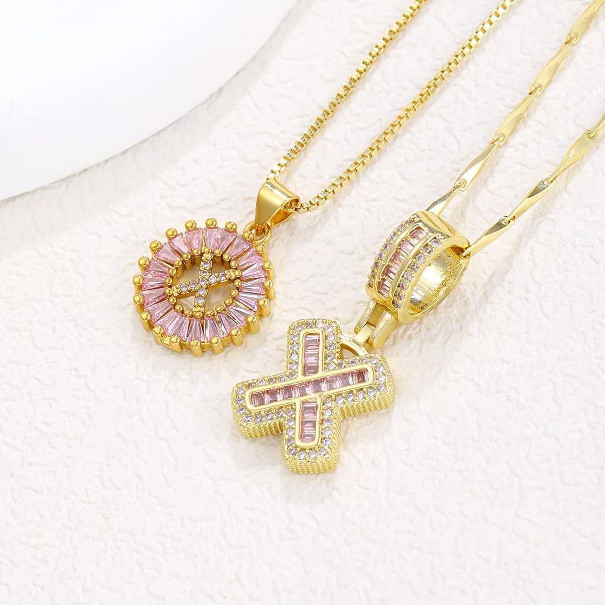 Zestaw 2 naszyjników 14k z diamentowym inicjałem litery (edycja limitowana Pink)