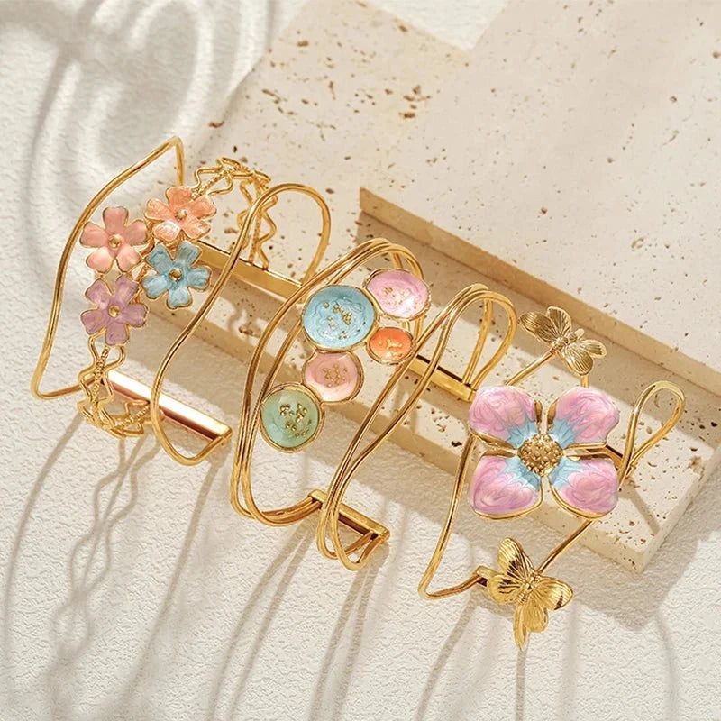Eleganckie bransoletki typu bangle z motywem kwiatowym