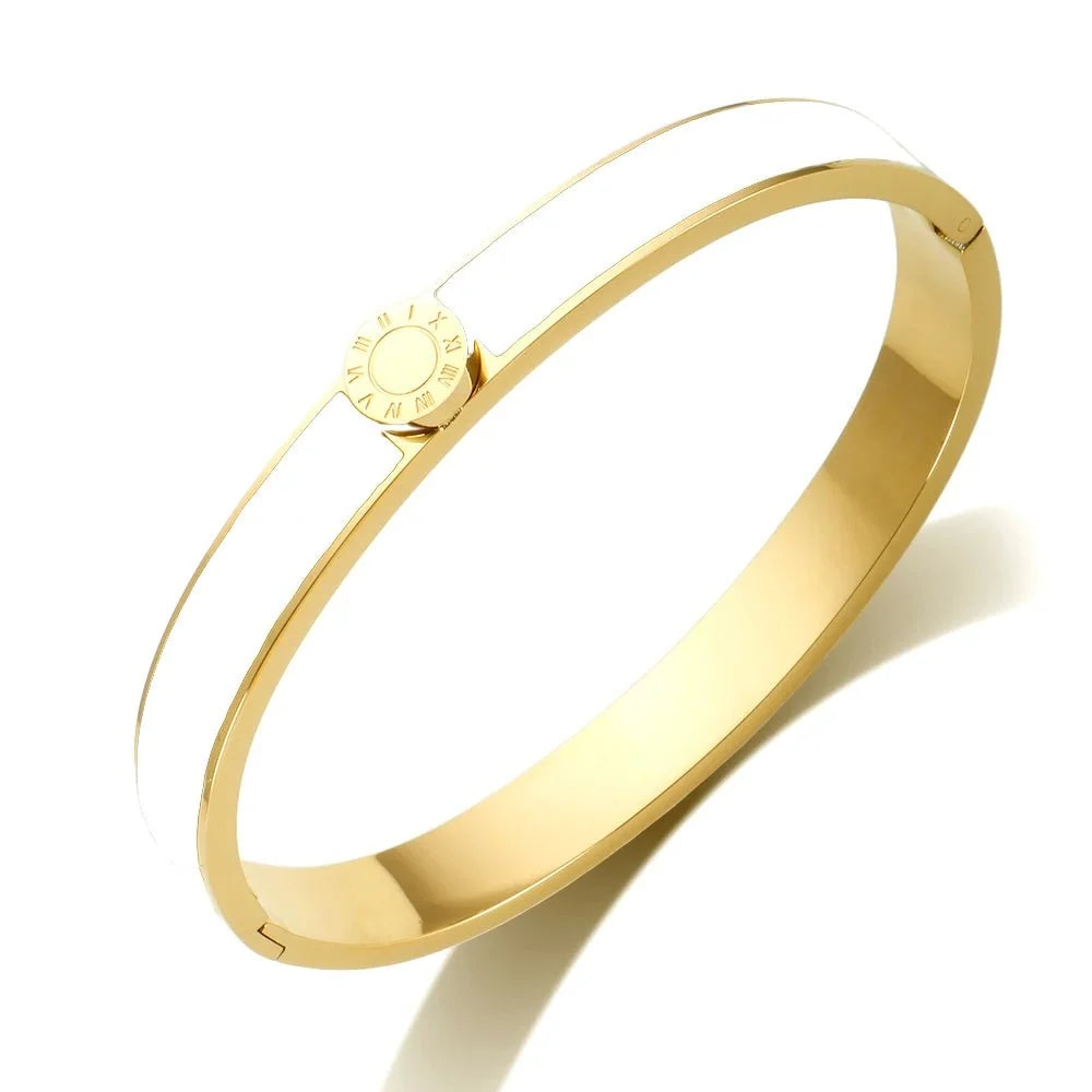 Elegancka bransoletka bangle z cyframi rzymskimi i pierścionkami