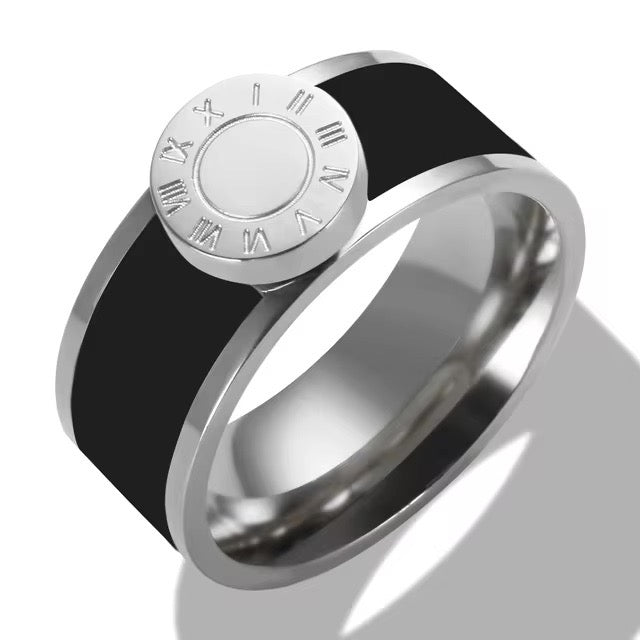 Elegancka bransoletka bangle z cyframi rzymskimi i pierścionkami