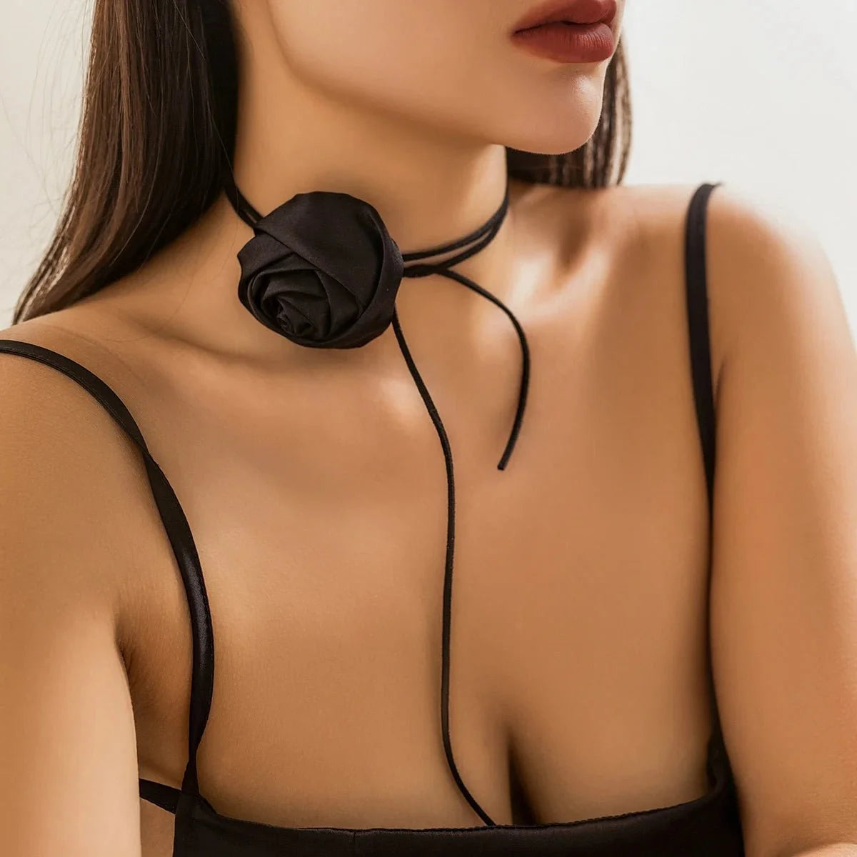 Elegancki kwiatowy choker z różami
