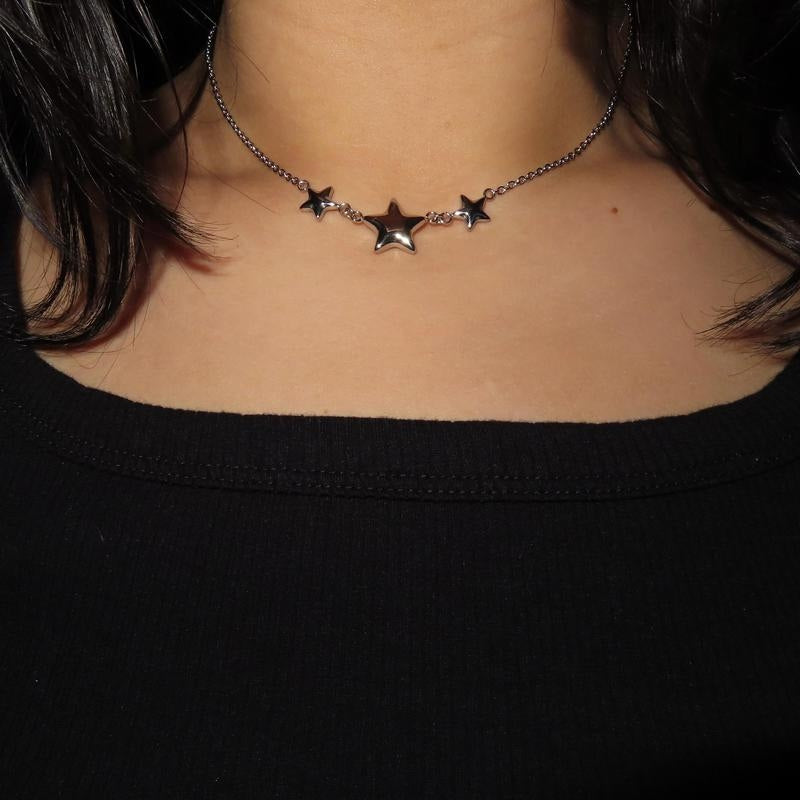 Collier avec pendentif étoile à trois bulles
