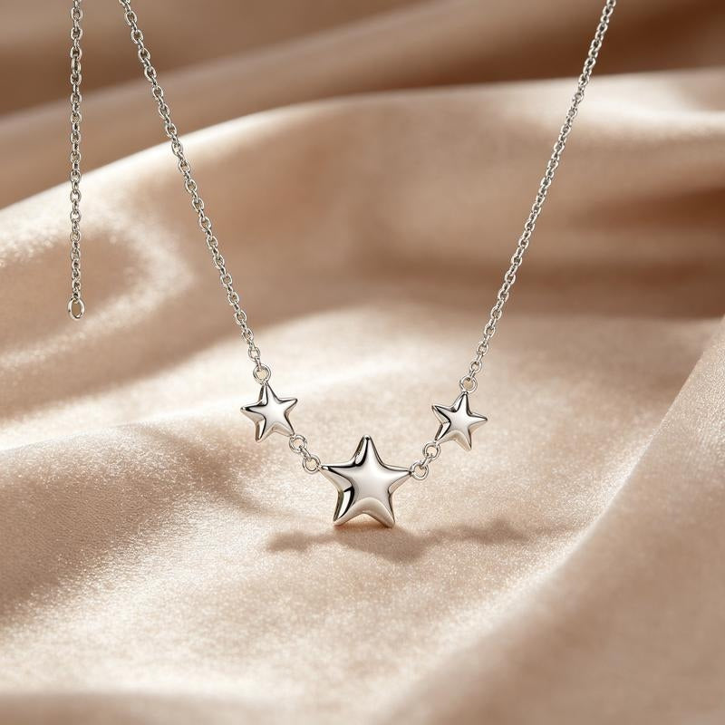 Collier avec pendentif étoile à trois bulles